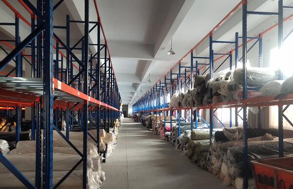 柯桥某纺织公司定制的200多组重型货架成功交付